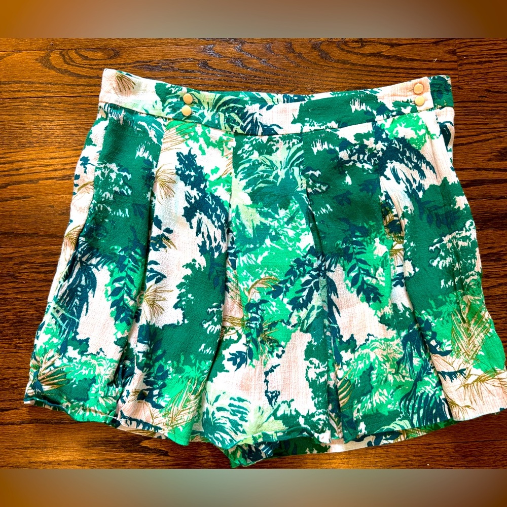 VGUC Anthropologie skort!